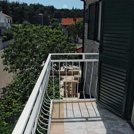 Appartement With Wifi Supetar, Brac - 5667 Supetar