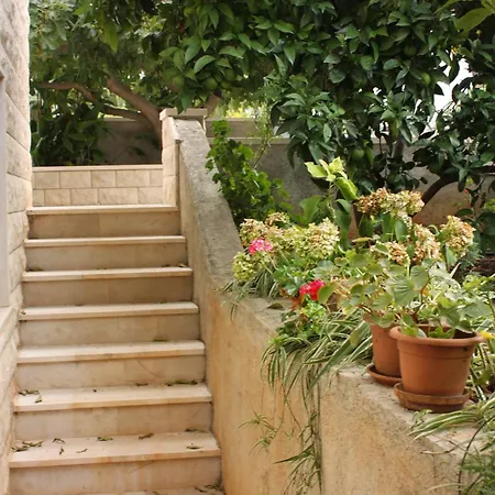 Apartment With Wifi Supetar, Brac - 5667 Supetar