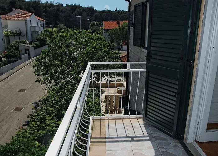 Apartamento With Wifi Supetar, Brac - 5667 Supetar